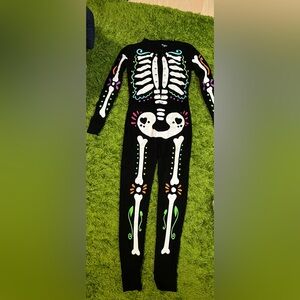 Old Navy Unisex Halloween Onesie Size kids 12 NWOT.